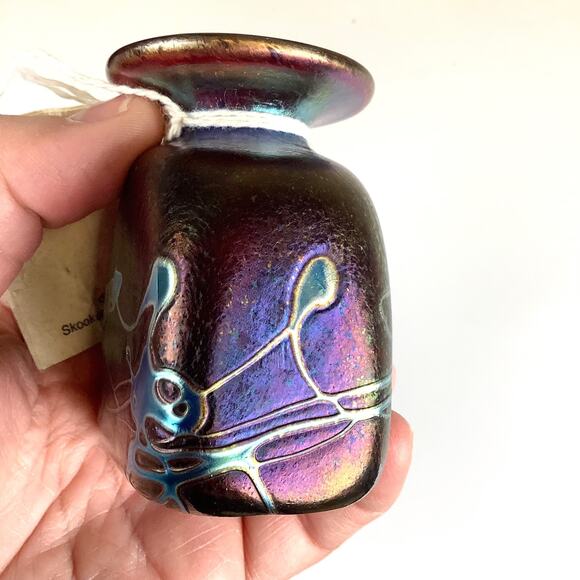 Robert Held Studio Signed Art Glass Vase Purple Swirl Iridescent w/Tag 3” High - Picture 7 of 13